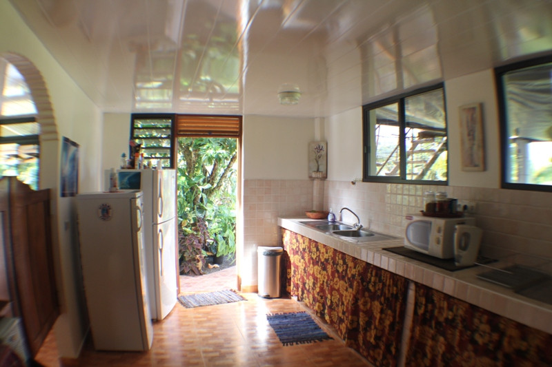 Taharuu Surf Lodge