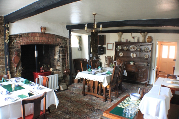 Alscott Barton-餐饮