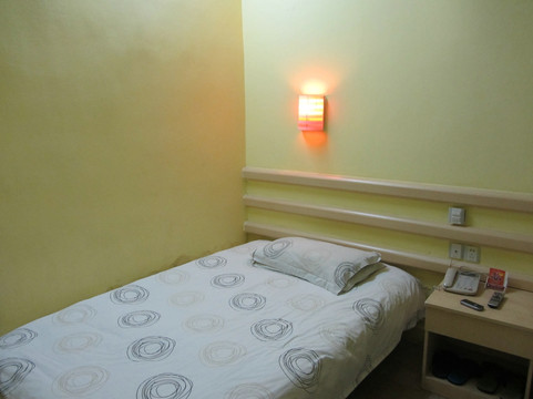 新月假日酒店主图