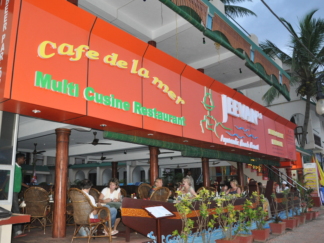 Cafe De La Mer