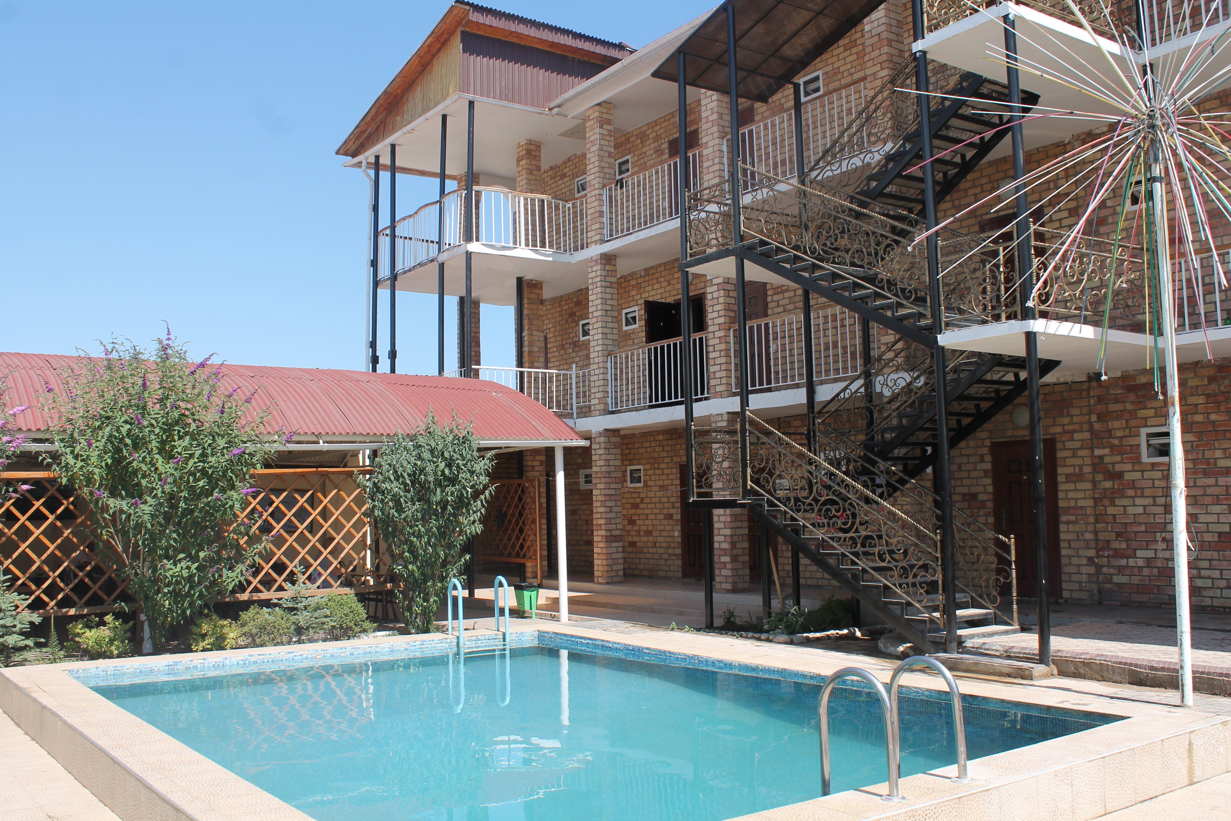 Adilet Fatima Guest House-泳池