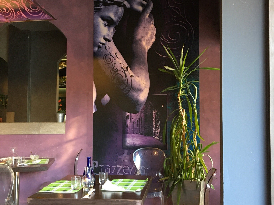 Sarezzano餐馆和美食-La Piazzetta