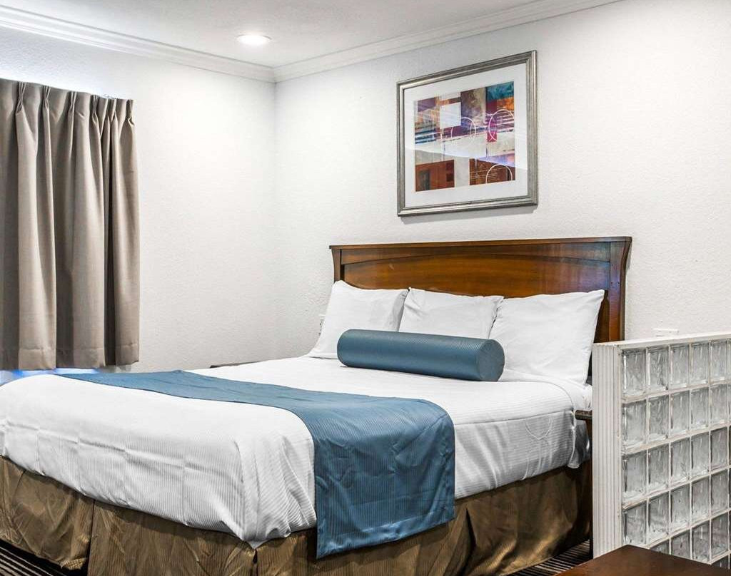 太平洋海岸公路罗德威旅馆及套房主图