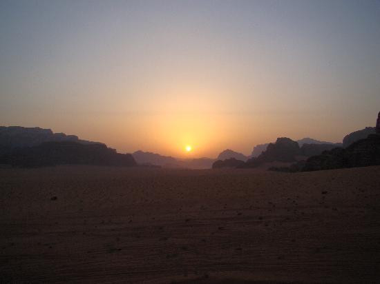 月亮峡谷-瓦地伦必去景点