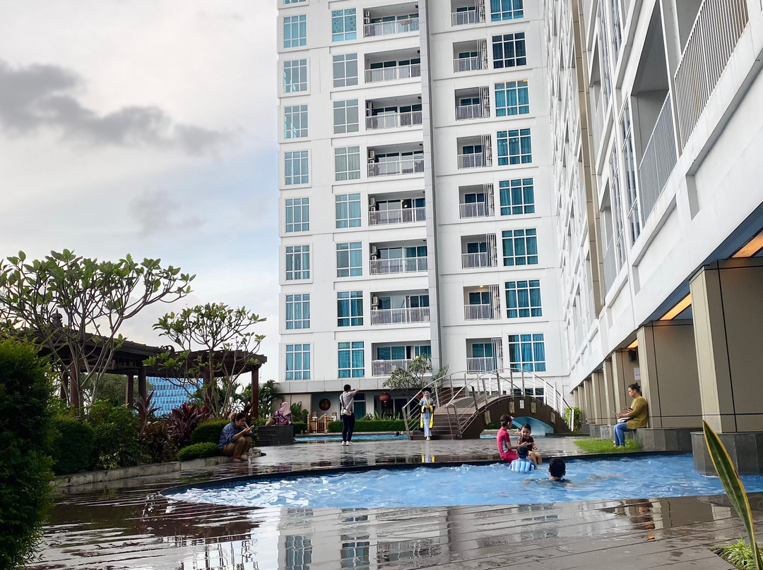 The Reiz Suites Artotel Curated Medan主图