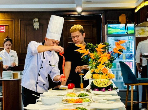 The Halong Catamaran-下龙湾必去景点