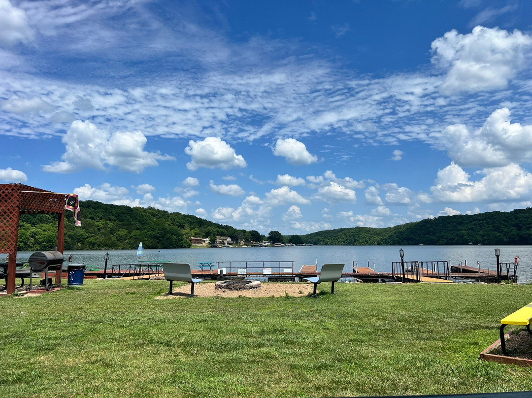 Waters Edge Motel主图