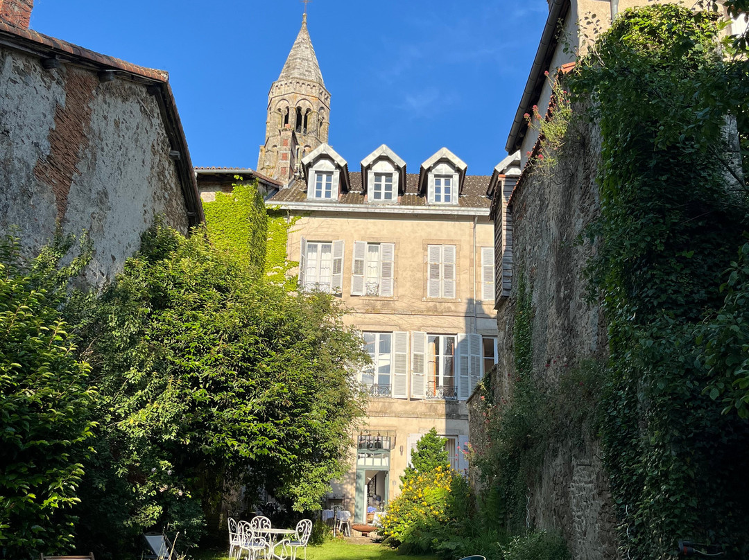 利斯花园酒店主图