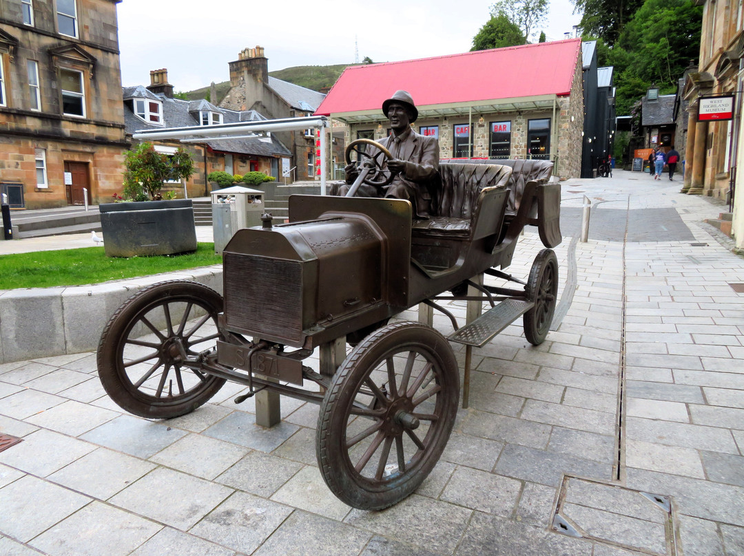 Bronze Ford Model T景点图片