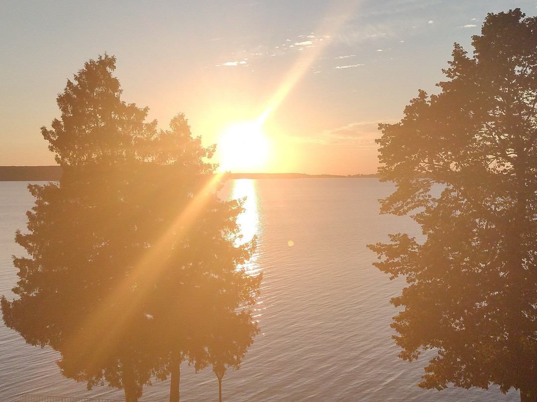 Westwood Shores Waterfront Resort主图