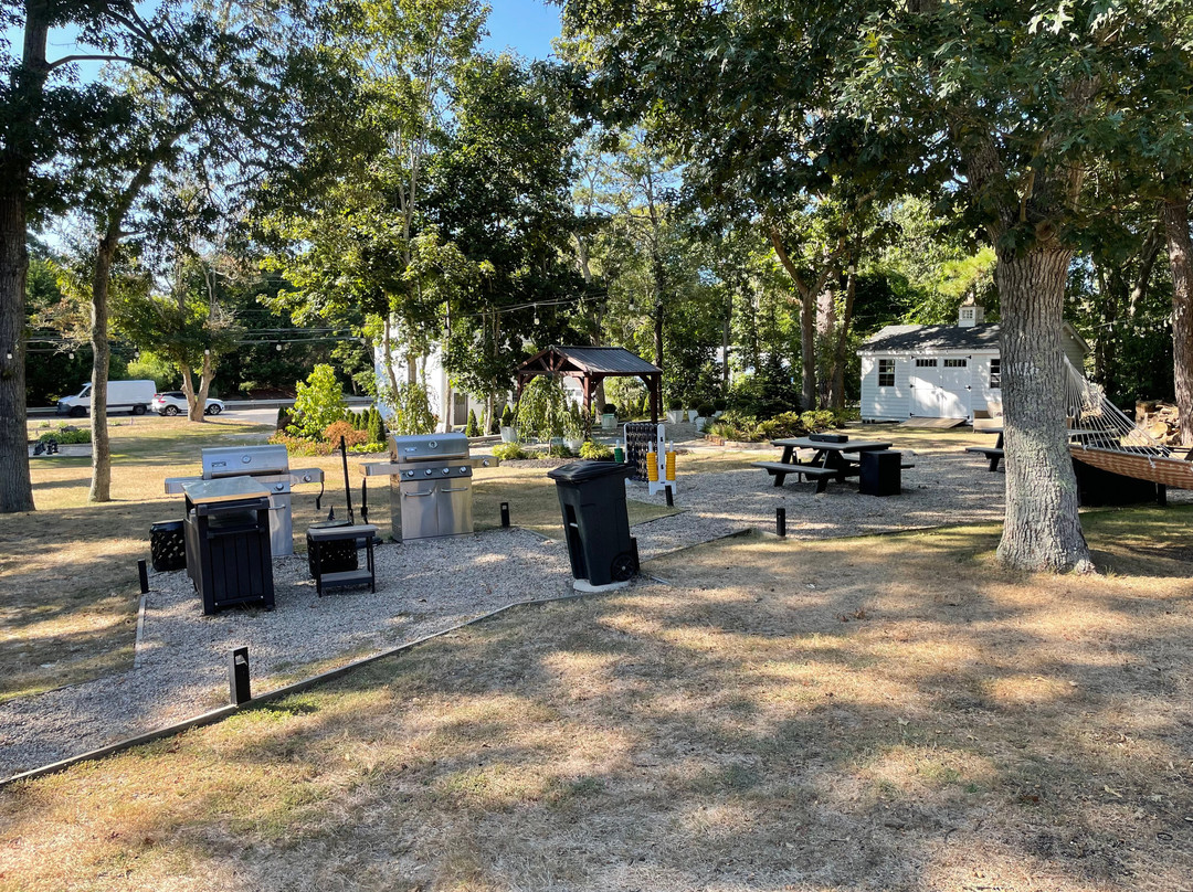 Starlight Lodge Cape Cod主图