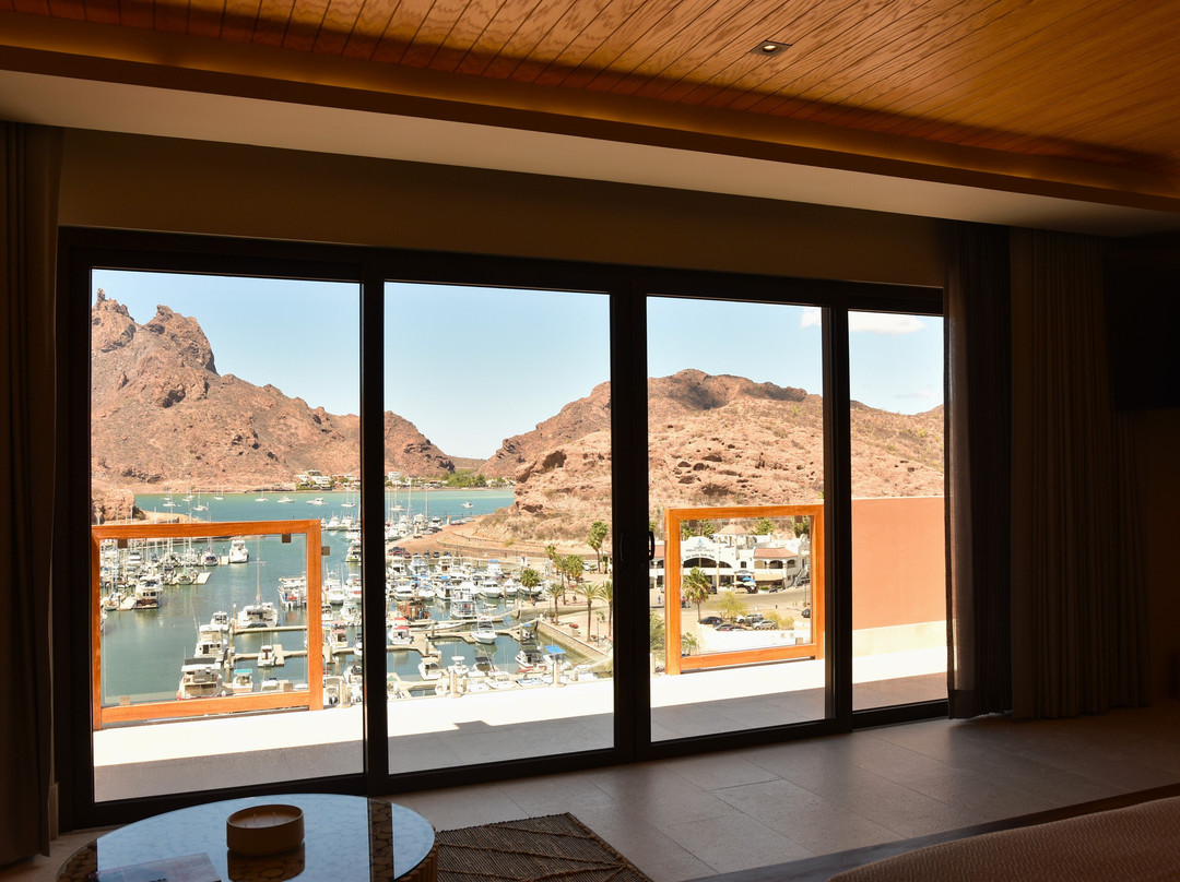 Marinaterra Hotel & Spa主图