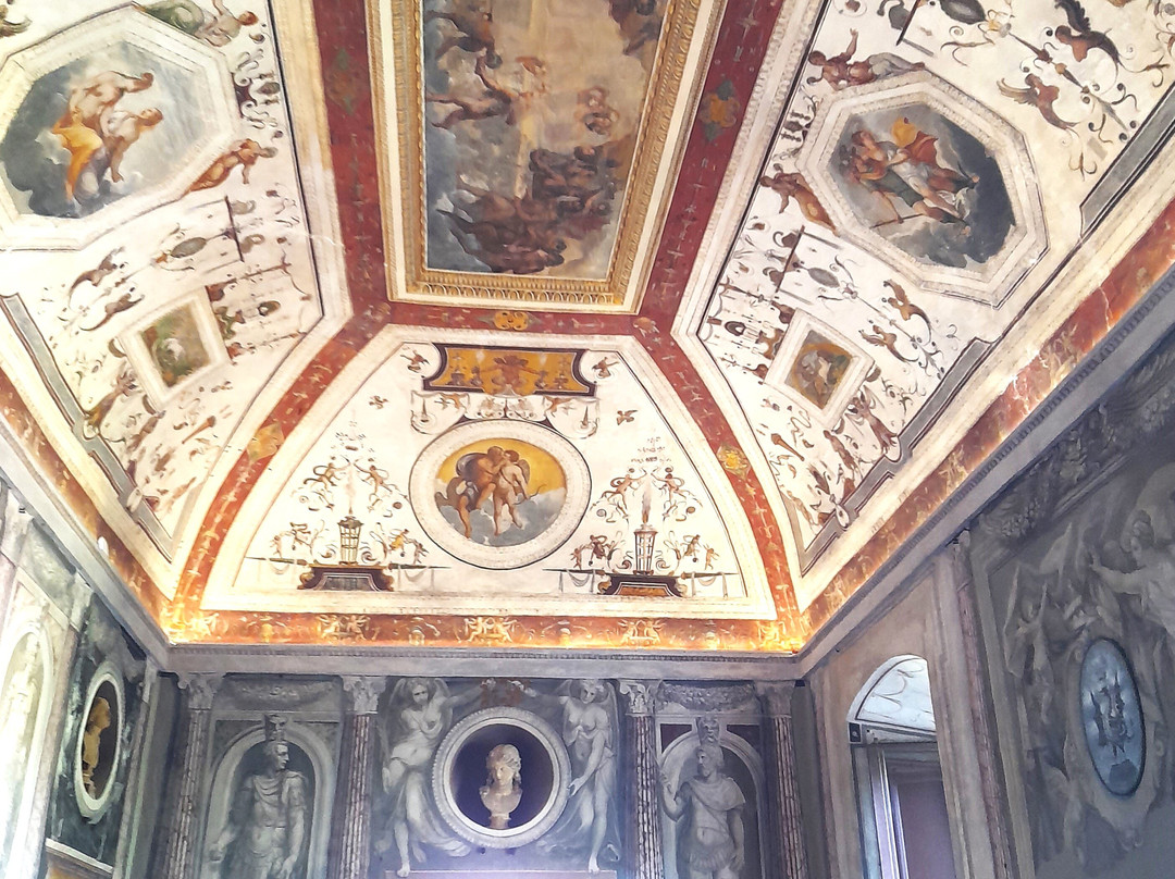 Palazzo del Drago-博尔塞纳必去景点