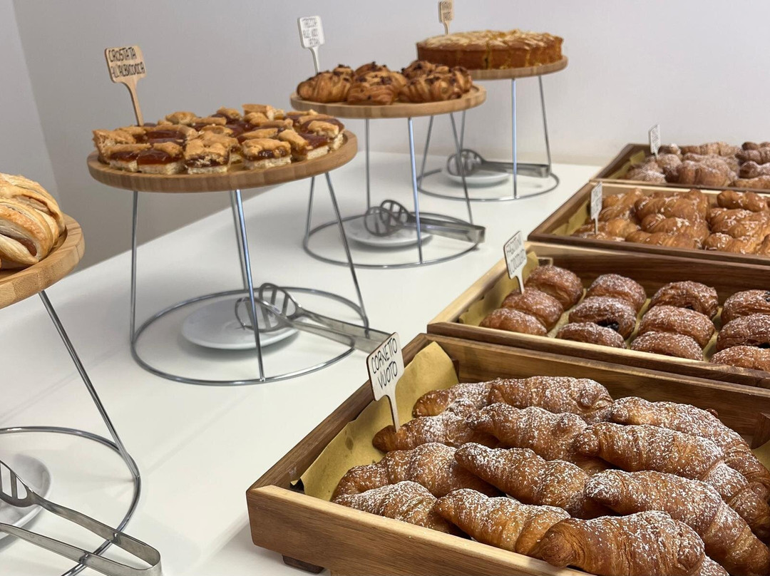 阿巴特酒店主图