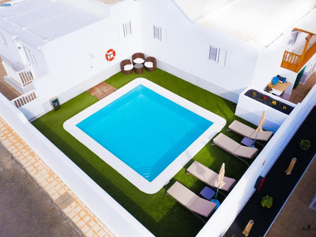 Apartamentos Anjomacar A