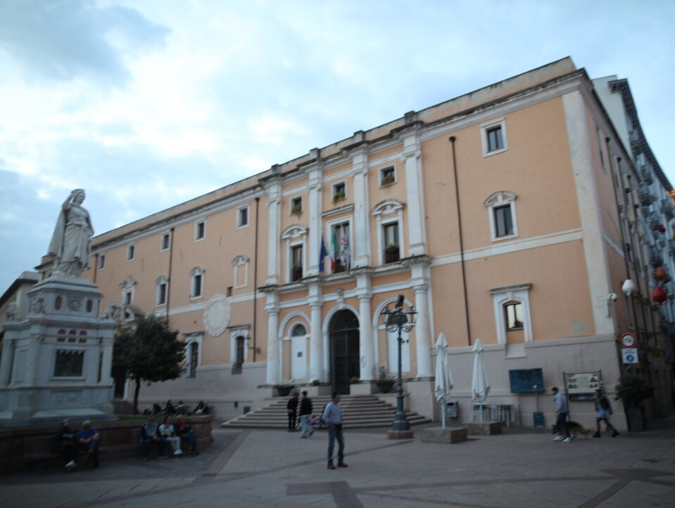 Statua di Eleonora D'Arborea-奥里斯塔诺省必去景点