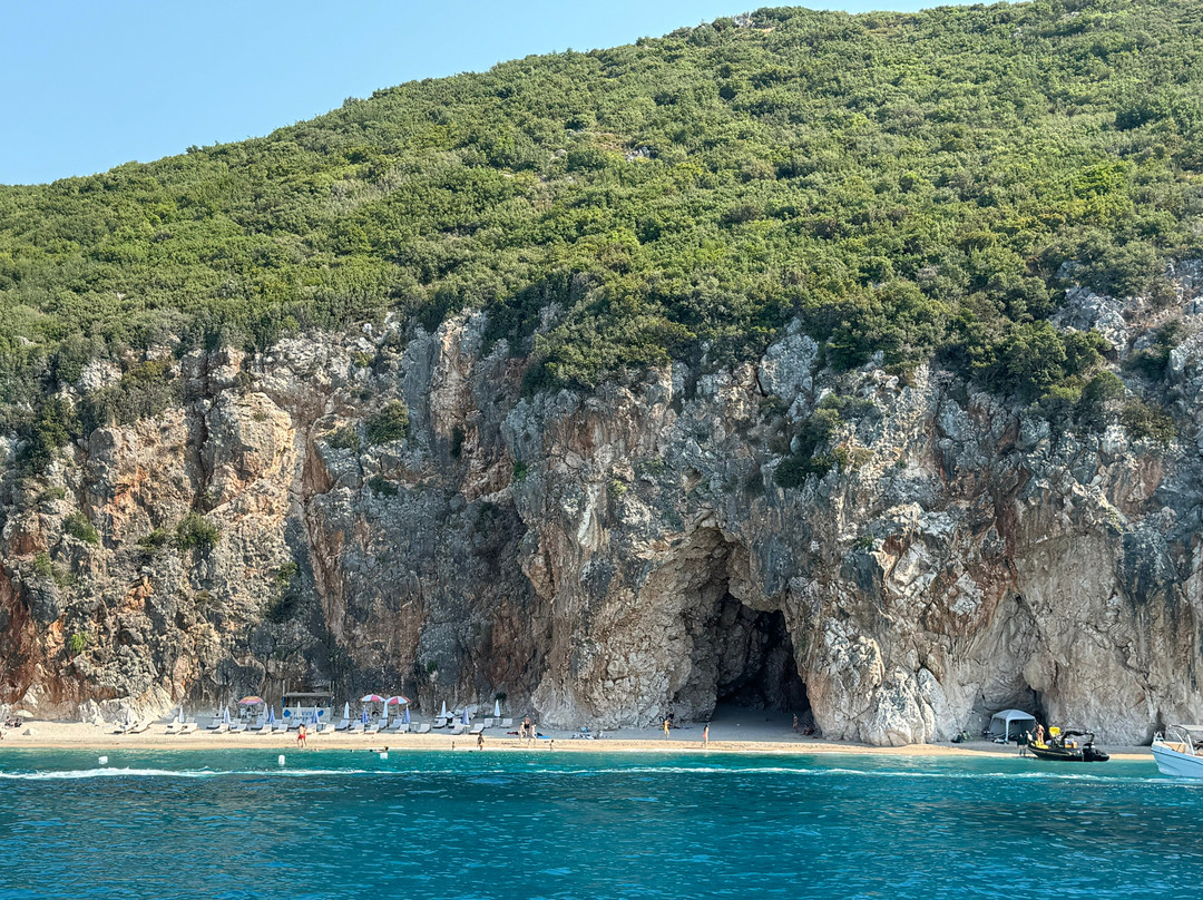 Himara Beach Hopping Tours景点图片