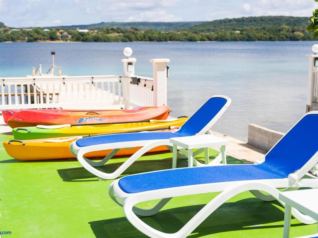 Wolfgramm Beachfront Motel