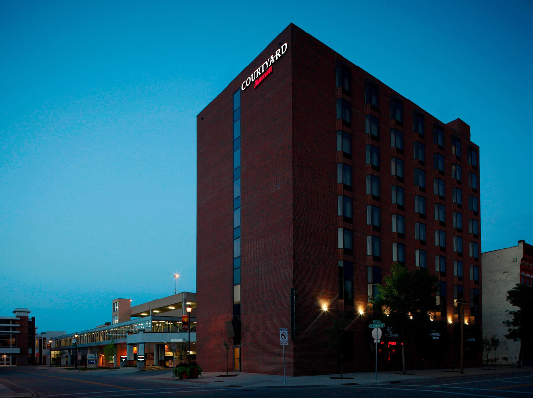 Courtyard St. Cloud主图