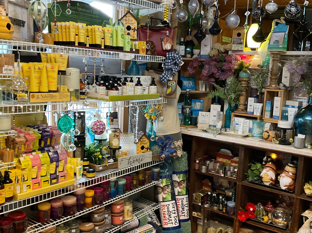 A Unique Boutique Llc - Gift Shop-Marion必去景点