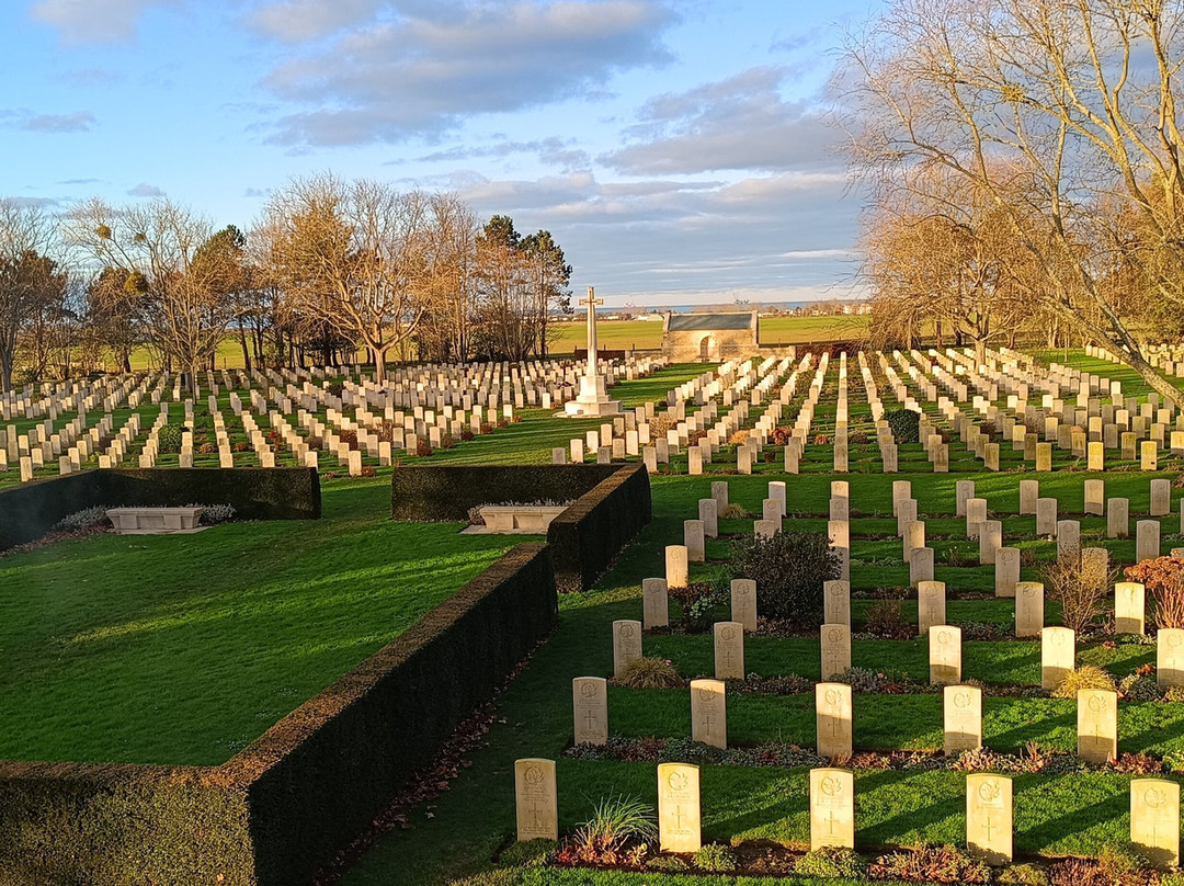 Beny-sur-Mer Canadian War Cemetery景点图片