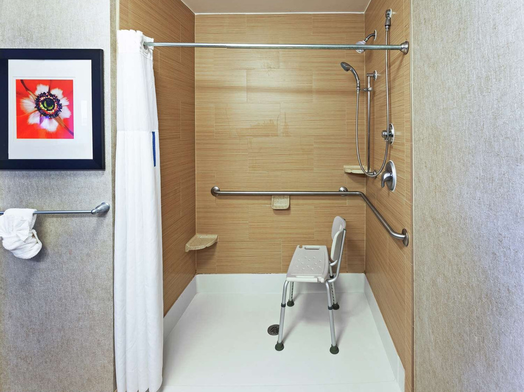 休斯顿/利格城汉普顿套房酒店主图