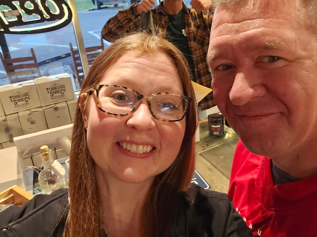 Tennessee Shine Co.-塞维尔维尔必去景点