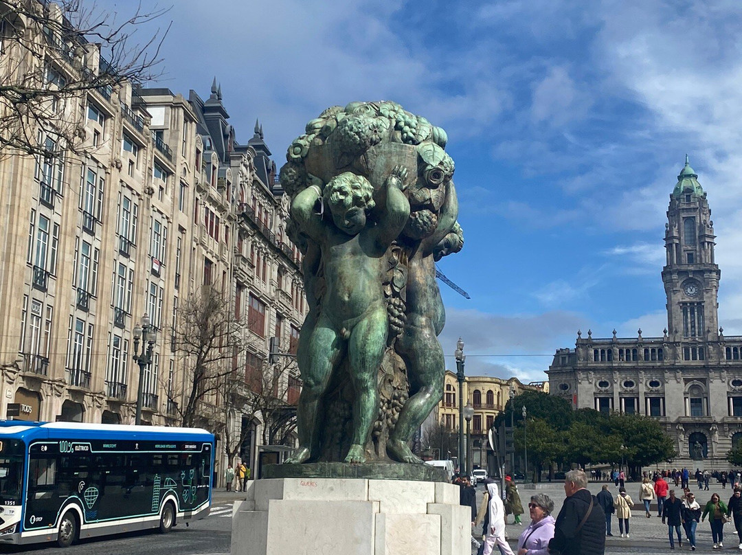 Abundância Os Meninos Sculpture-波尔图必去景点