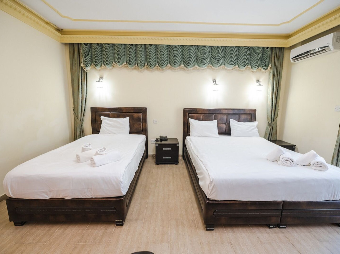 Riverside Garden Resort Hotel主图