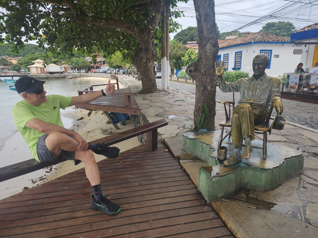 Estatua de Juscelino Kubitschek-布基亚斯必去景点