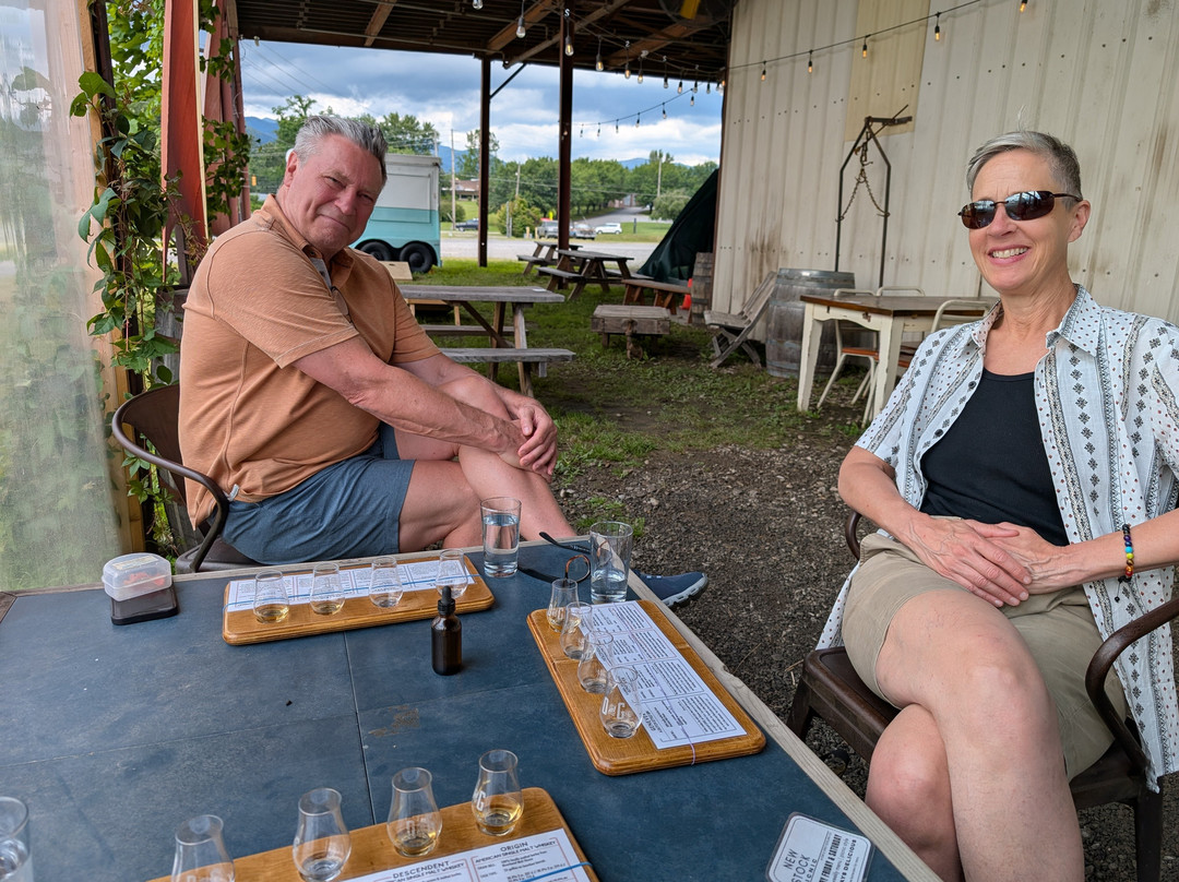 Oak and Grist Distilling Company-Black Mountain必去景点