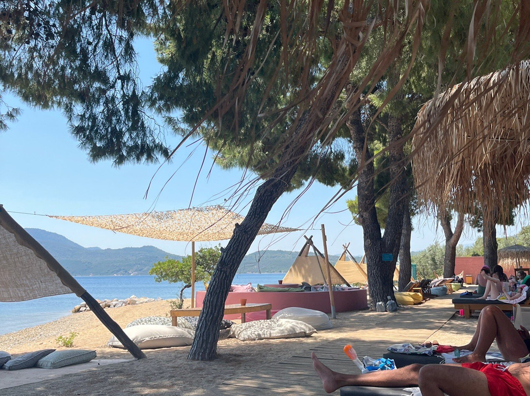 Naomi Beach Bar-Edipsos必去景点