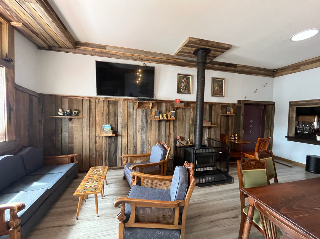 山上之熊旅馆主图