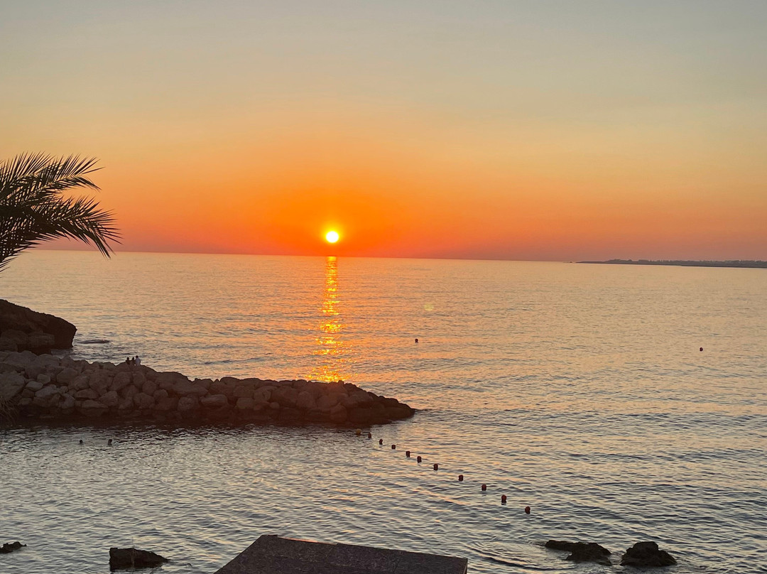 皇后湾酒店主图