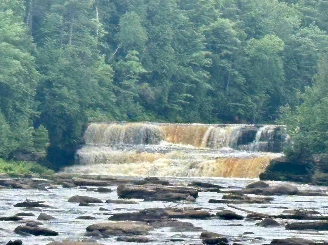 Tahquamenon Falls-Paradise必去景点