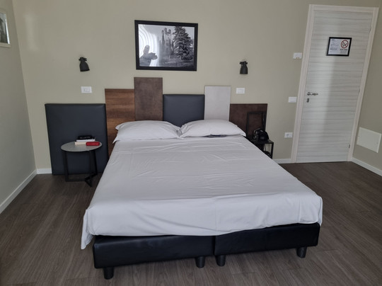 Pove 2.4 Hotel主图