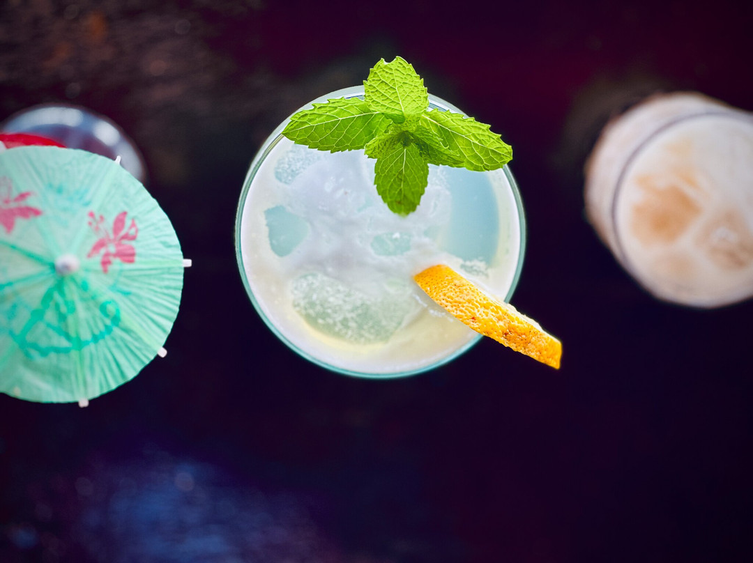 加纳餐馆和美食-Zoe Bar & Restaurant at Coconut Pointe