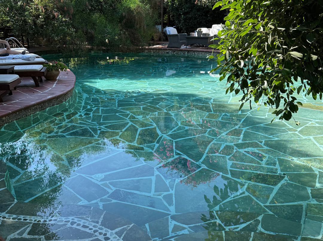 艾莉维诺套房酒店主图