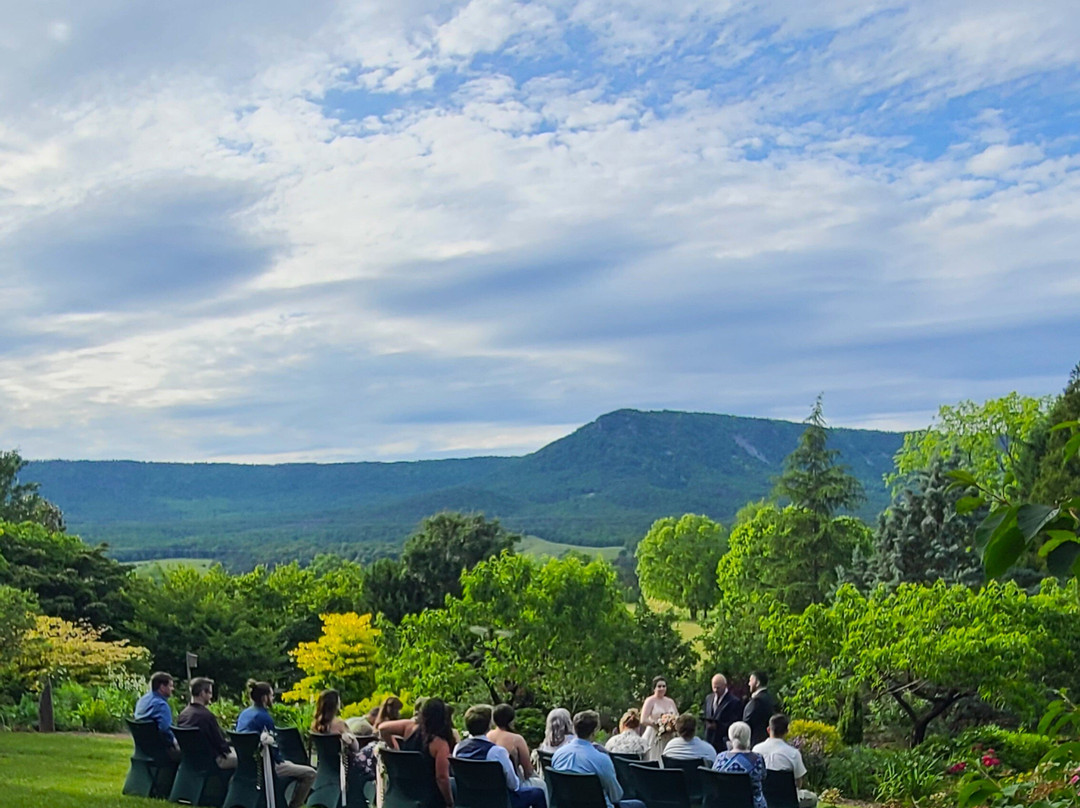 Birdsong Pleasure Garden-卢雷必去景点