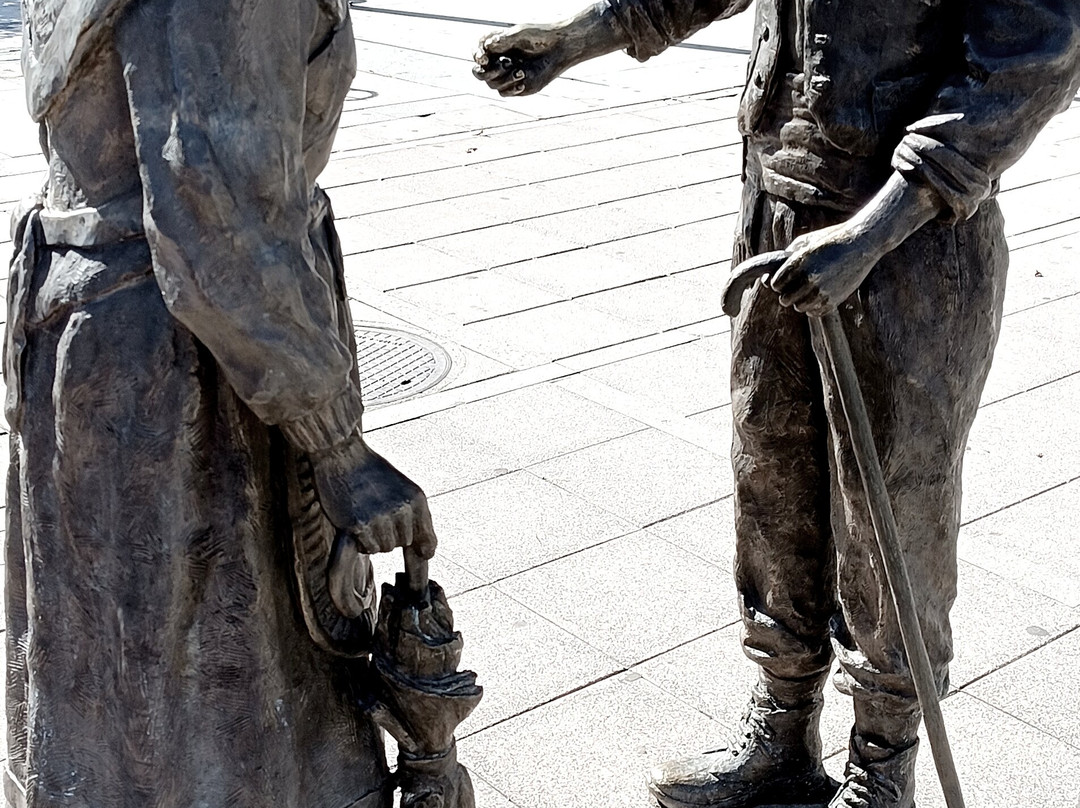 Conjunto Escultórico «demetria Y Nolo»