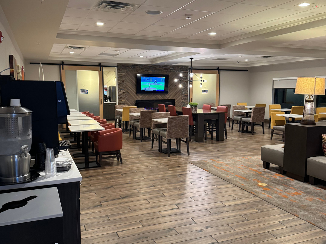 Best Western Plus Elizabethtown Inn & Suites主图