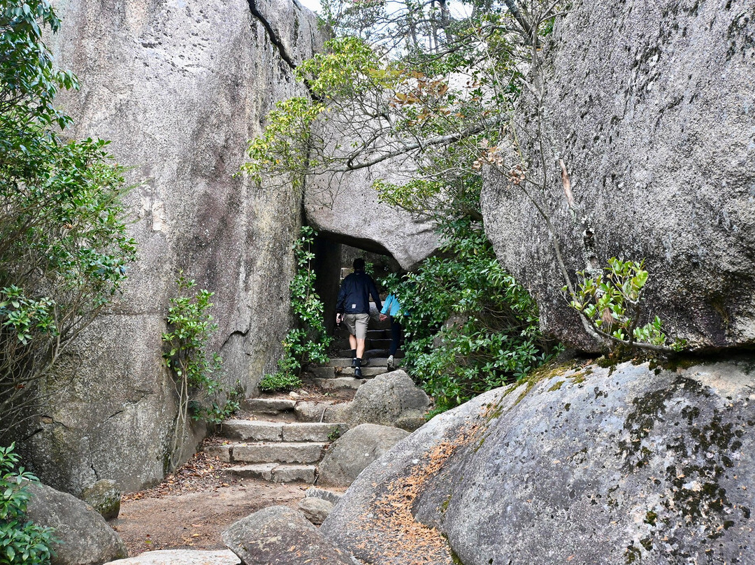 Kuguri Rock-Itsukushima必去景点