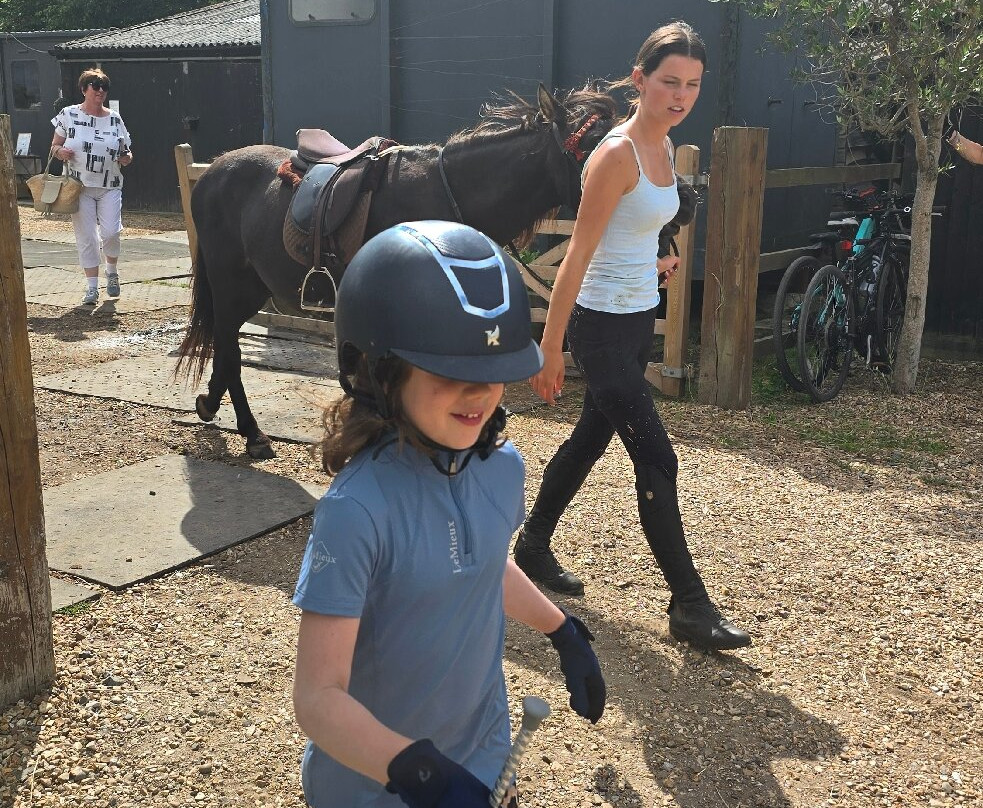 Coombe Stables-Sway必去景点