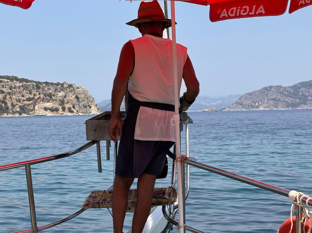 La Dolce Vita Boat-马尔马里斯必去景点