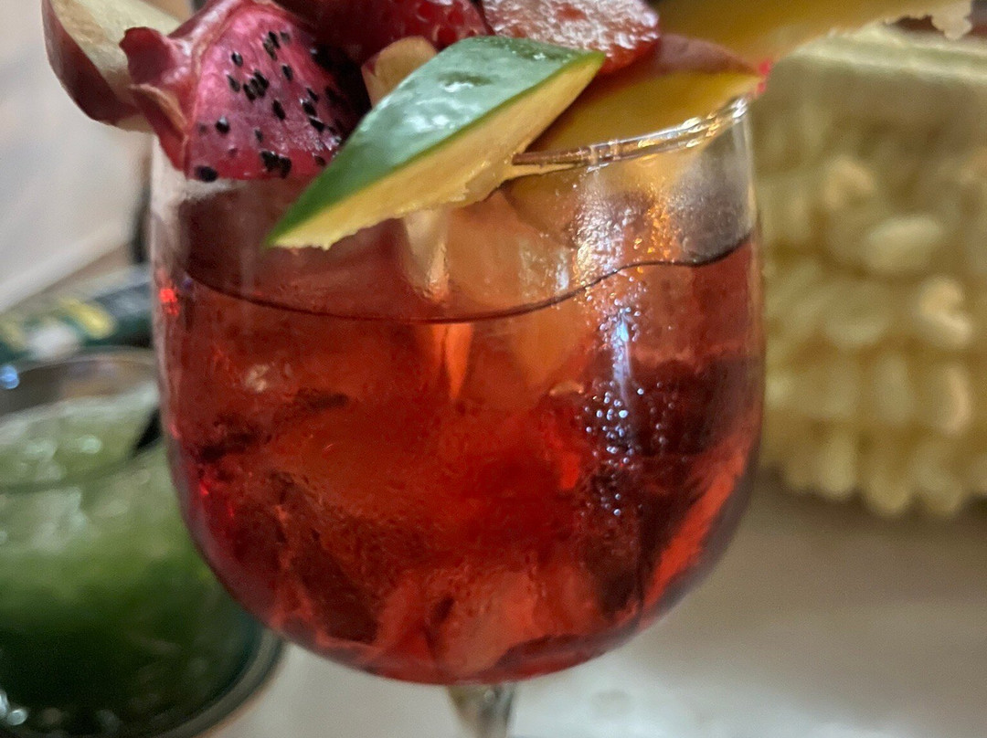 Astra Cocktail Bar-Lourdata必去景点