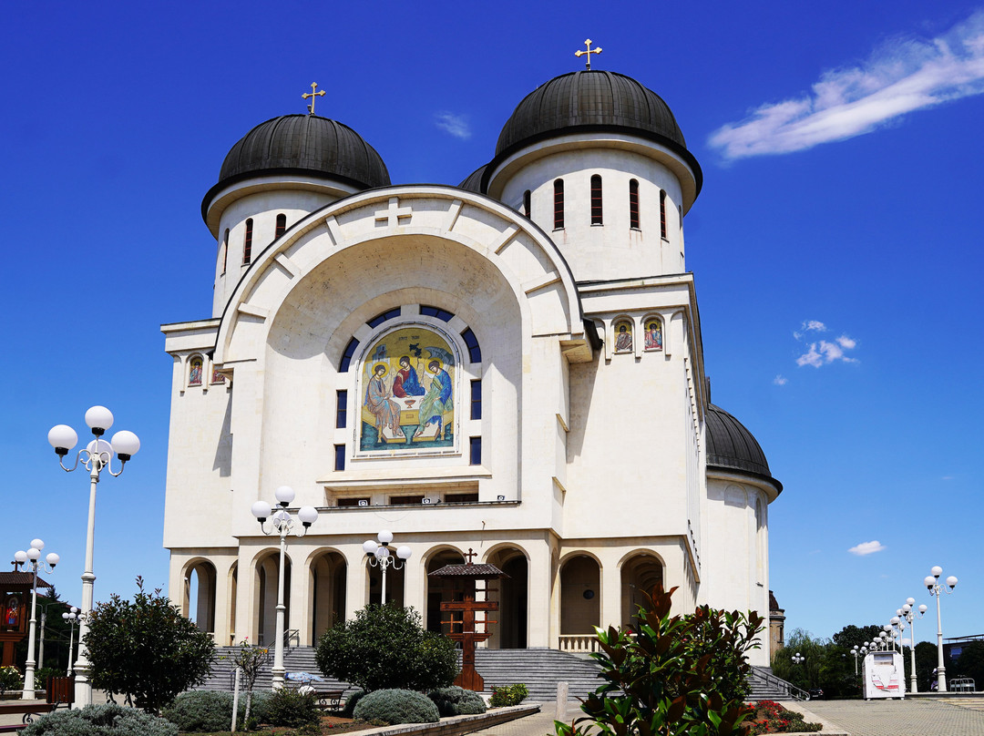 Holy Trinity Cathedral-阿拉德必去景点