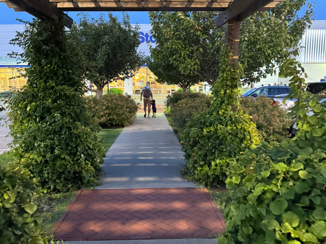 Garden City Center-克兰斯顿必去景点