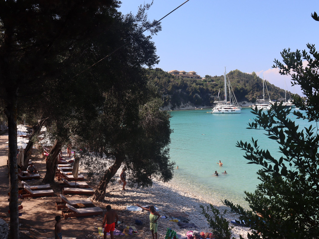 Harami Beach-Lakka必去景点