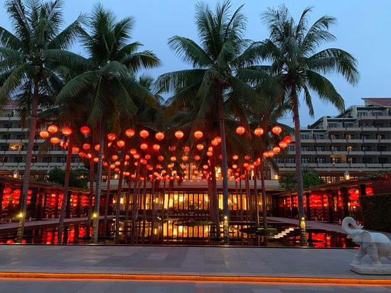 岘港皇冠假日酒店主图