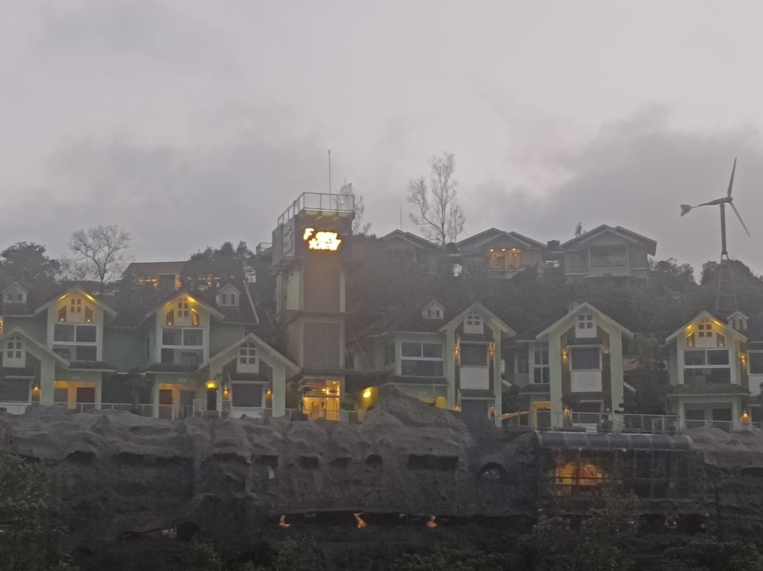 Foggy Knolls Resort主图